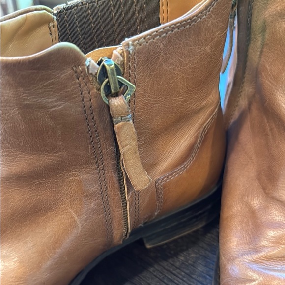 Franco Sarto Brown Leather Ankle Boots size 6.5 runs a little more like a 7 - Picture 2 of 10